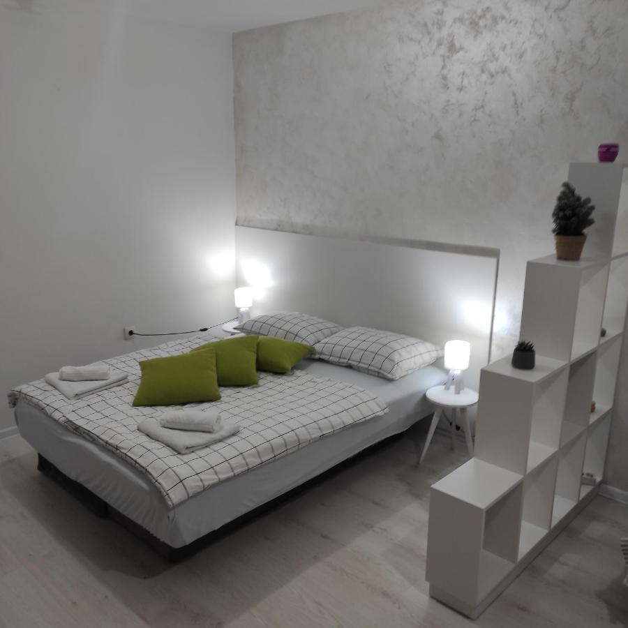 Apartman Jevrejska Banja Luka Esterno foto